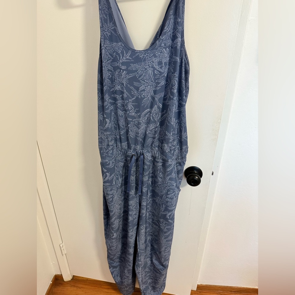 Patagonia size L fleetwith romper